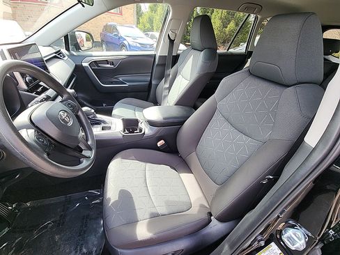 Certified 2025 Toyota RAV4 XLE image 19