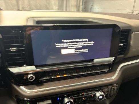 New 2026 GMC Sierra 1500 SLT w/ SLT Premium Plus Package AWD/4WD image 15