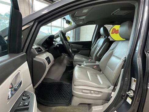 Used 2017 Honda Odyssey SE image 11