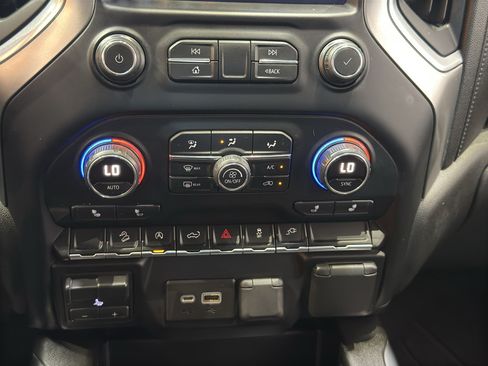 Used 2019 Chevrolet Silverado 1500 RST AWD/4WD image 32