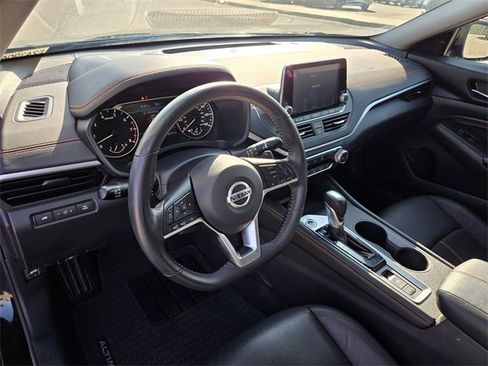 Used 2022 Nissan Altima 2.5 SR image 9