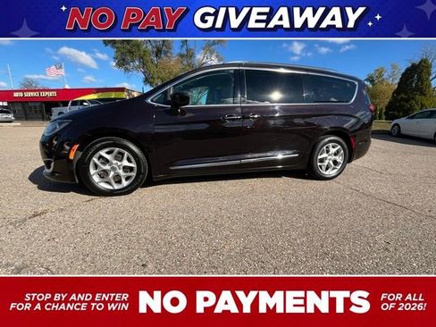 Used 2019 Chrysler Pacifica Touring-L Plus w/ Tire & Wheel Group image 2