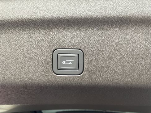 New 2026 GMC Yukon XL Elevation w/ Elevation Premium Package image 11