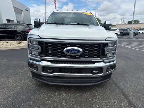 Used 2023 Ford F350 Lariat w/ Lariat Ultimate Package AWD/4WD image 3