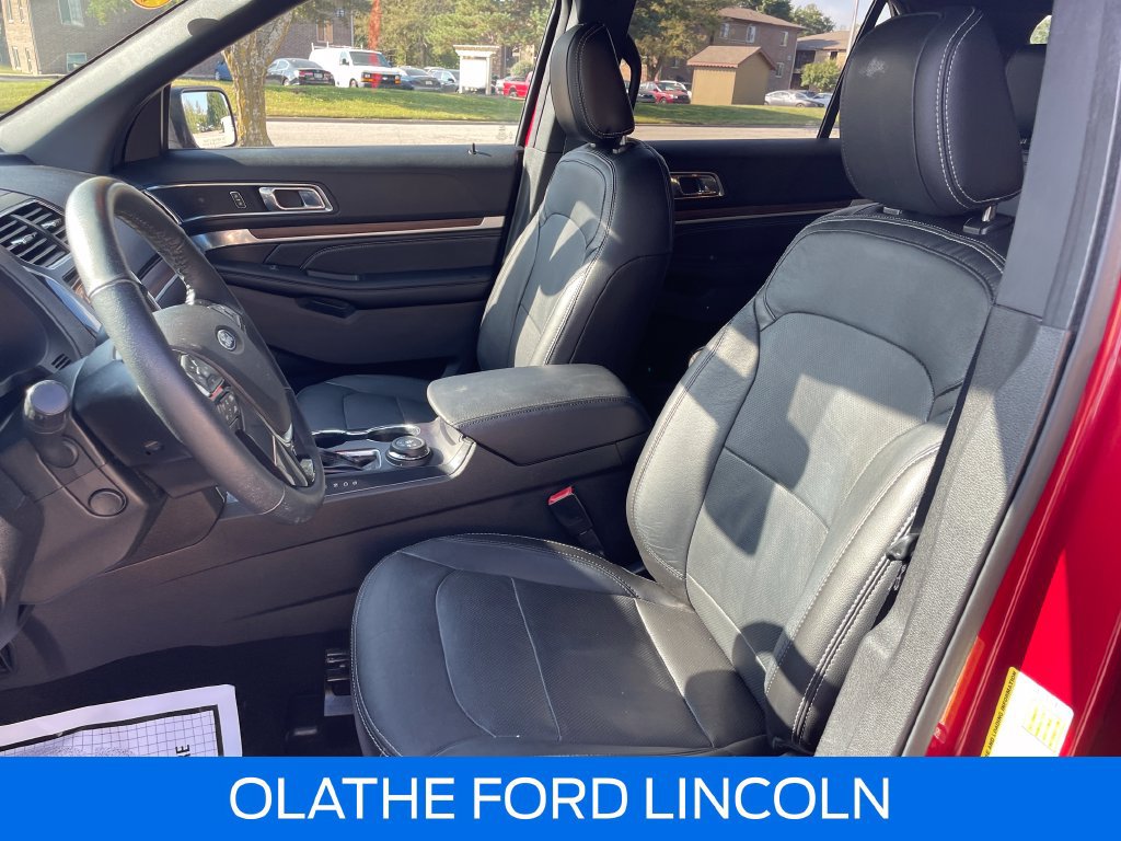 Used 2018 Ford Explorer Limited w/ Equipment Group 301A AWD/4WD image 10