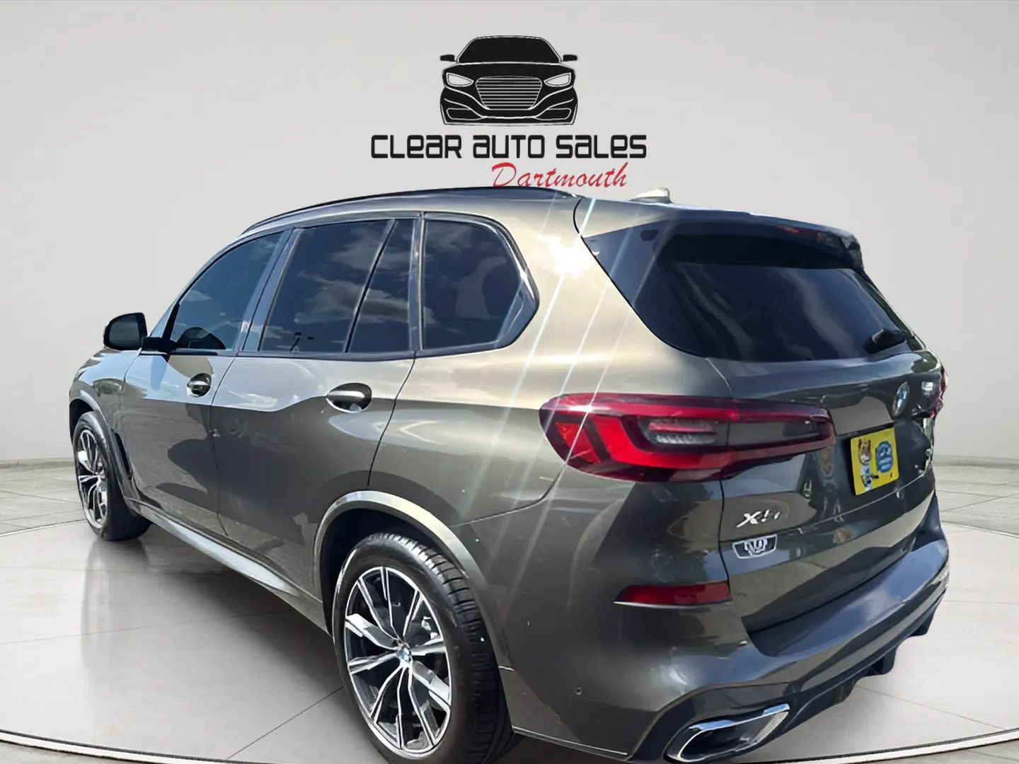 Used 2023 BMW X5 xDrive40i w/ M Sport Package AWD/4WD image 5