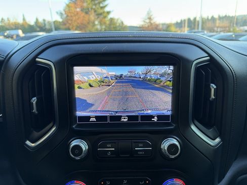 Used 2022 GMC Sierra 2500 AT4 image 22