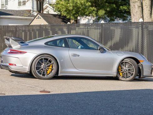 Used 2018 Porsche 911 GT3 RWD image 35