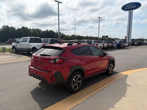 Used 2024 Subaru Crosstrek 2.0i Premium w/ Crosstrek Mirror Package AWD/4WD image 5
