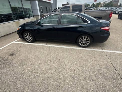 Used 2017 Toyota Camry XLE FWD image 5