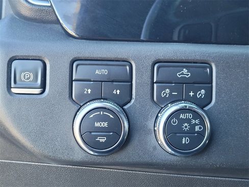 Used 2022 GMC Sierra 1500 Elevation image 27