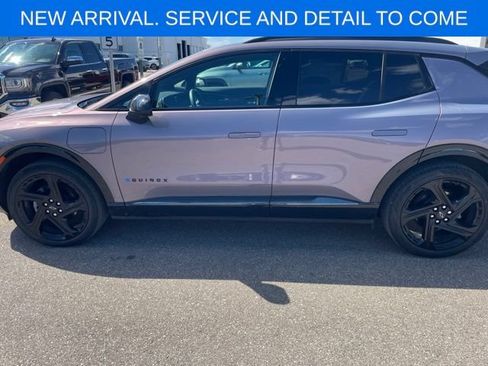 Used 2024 Chevrolet Equinox EV RS FWD image 3