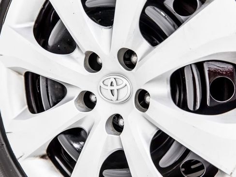 Used 2024 Toyota Corolla LE FWD image 40