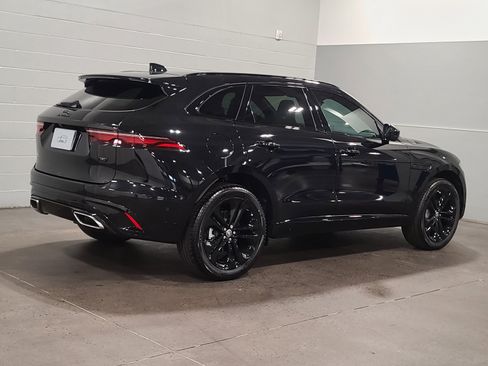 New 2026 Jaguar F-PACE R-Dynamic S image 2