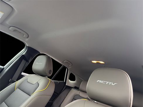 Used 2025 Chevrolet Trax ACTIV w/ Driver Confidence Package image 24
