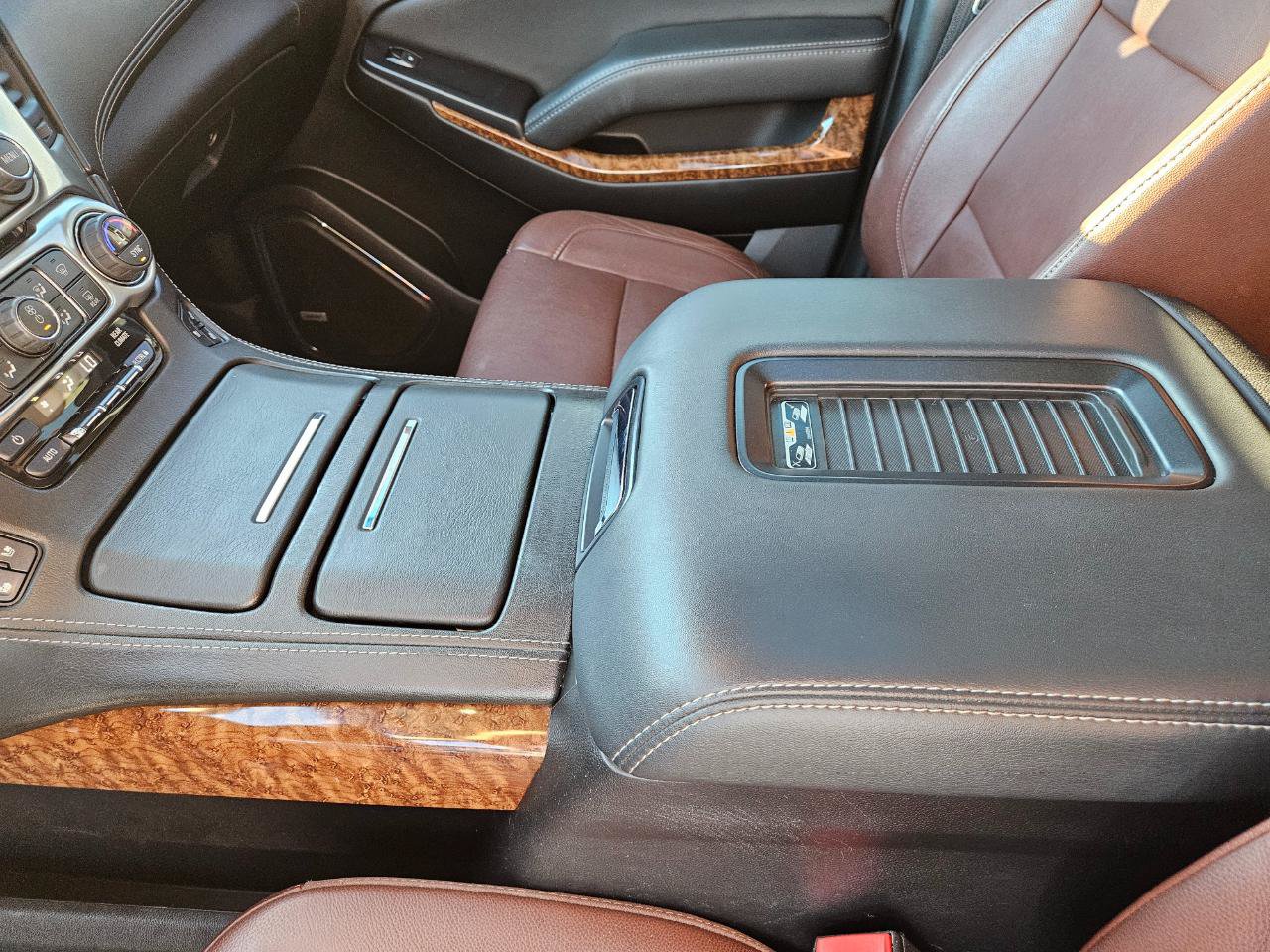 Used 2019 Chevrolet Tahoe Premier w/ Premier Plus Edition AWD/4WD image 13