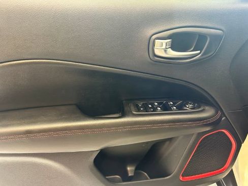 Used 2021 Jeep Compass Trailhawk AWD/4WD image 35