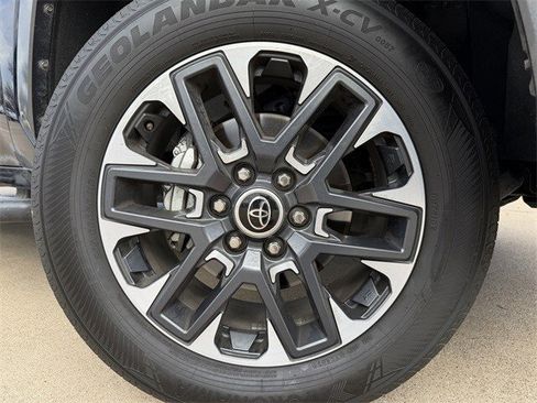 Used 2022 Toyota Tundra Limited image 11