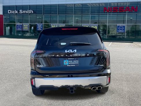 Used 2024 Kia Telluride EX w/ EX Captain's Chair Package image 5