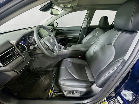 Used 2022 Toyota Camry XLE image 15