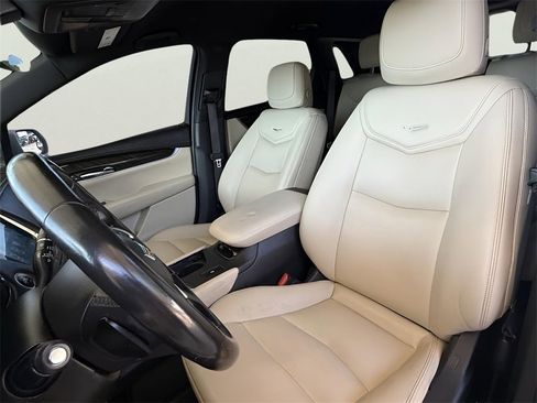 Used 2019 Cadillac XT5 image 24