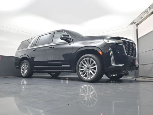 Used 2022 Cadillac Escalade ESV Premium Luxury image 19