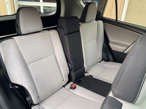 Used 2016 Toyota RAV4 XLE image 17
