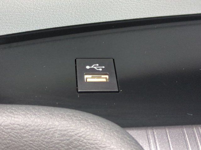 Used 2025 Toyota Sienna XLE w/ XLE Plus Package FWD image 21