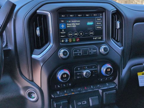 Used 2020 GMC Sierra 2500 AT4 w/ AT4 Premium Package AWD/4WD image 31