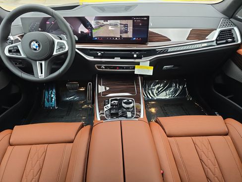 New 2026 BMW X7 M60i image 12