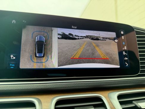 Used 2024 Mercedes-Benz GLE 350 4MATIC image 34