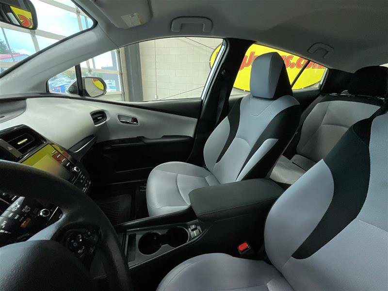Used 2022 Toyota Prius LE FWD image 11