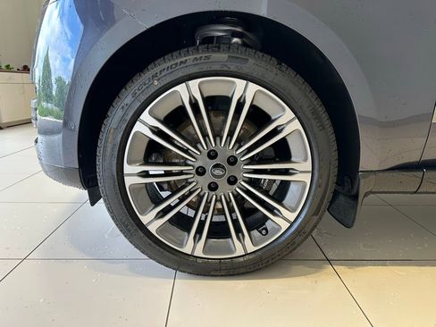 New 2025 Land Rover Range Rover Autobiography AWD/4WD image 10