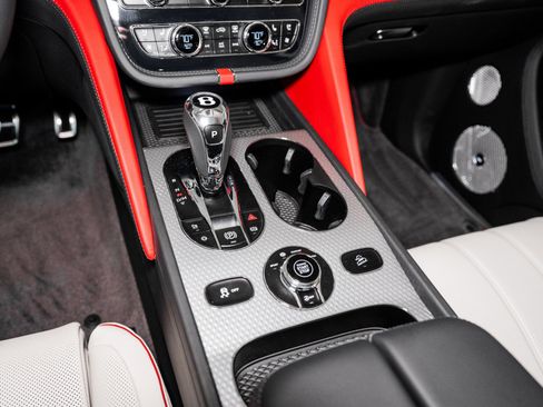 Used 2025 Bentley Bentayga Extended Wheelbase image 55