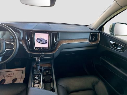 Used 2021 Volvo XC60 T5 Momentum AWD/4WD image 26