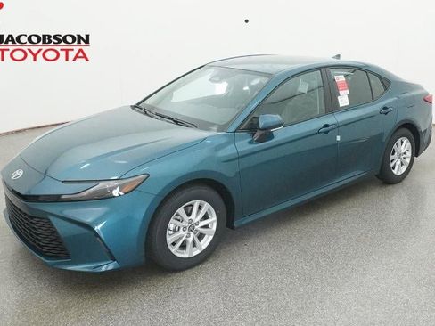 New 2026 Toyota Camry LE image 1