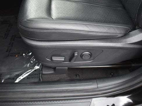 Used 2021 Kia Sorento S image 11