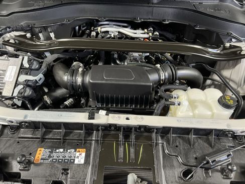 Used 2023 Ford Explorer Platinum w/ Premium Technology Package image 29