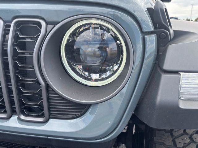 Used 2026 Jeep Gladiator Rubicon AWD/4WD image 9