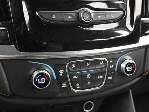 Used 2020 Chevrolet Traverse LS FWD image 19