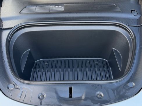 Used 2021 Tesla Model Y Long Range image 6