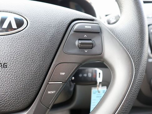 Used 2017 Kia Forte LX image 27