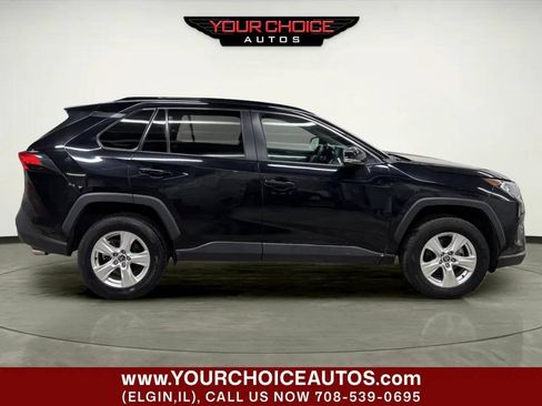 Used 2021 Toyota RAV4 XLE FWD image 8