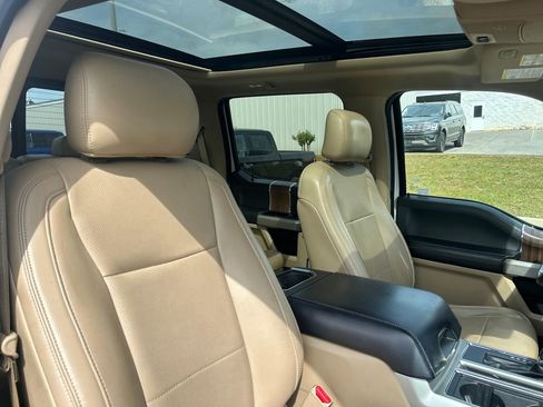 Used 2017 Ford F150 Lariat w/ Equipment Group 502A Luxury image 15