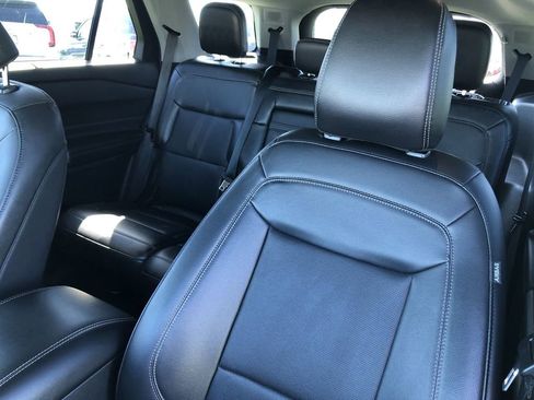Used 2023 Ford Explorer Limited AWD/4WD image 15