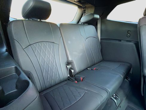 Used 2023 Buick Enclave Avenir w/ Avenir Technology Package image 20