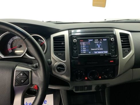 Used 2015 Toyota Tacoma 4x4 Double Cab w/ SR5 Package image 19