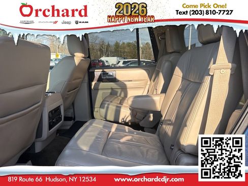 Used 2017 Lincoln Navigator Select image 18
