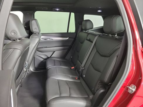Certified 2024 Cadillac XT6 Luxury AWD/4WD image 13