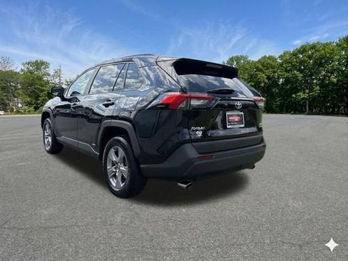 Used 2025 Toyota RAV4 XLE AWD/4WD image 6